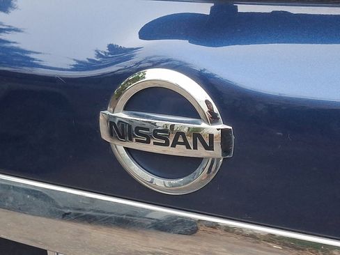 Used 2020 Nissan Pathfinder Platinum image 17