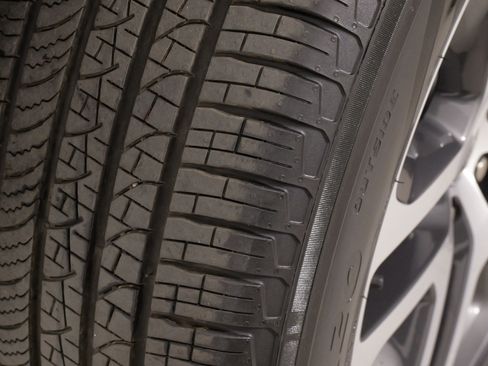 Used 2022 Land Rover Defender 110 SE image 64