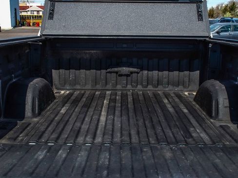 Used 2022 Chevrolet Silverado 1500 Custom Trail Boss AWD/4WD image 39