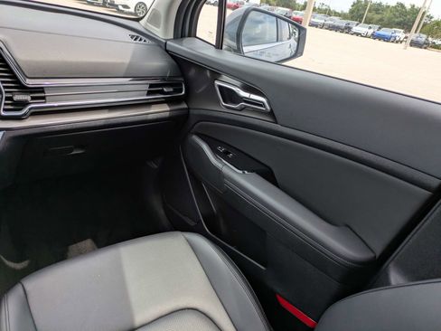 Used 2025 Kia Sportage EX FWD image 21