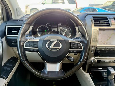 Used 2020 Lexus GX 460 Premium image 32