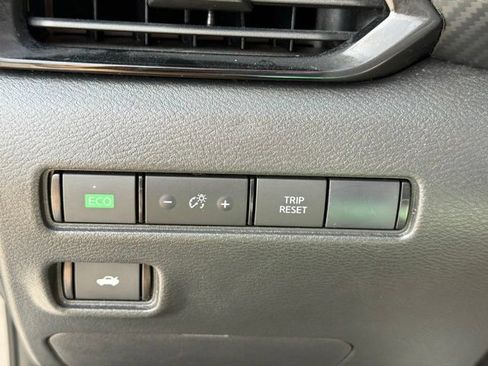 Used 2024 Nissan Sentra SV FWD image 30