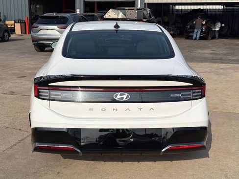Used 2025 Hyundai Sonata SEL FWD image 3