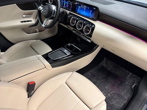 Used 2025 Mercedes-Benz CLA 250 image 14