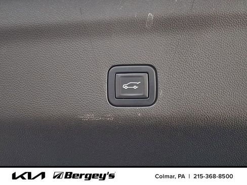 Used 2022 GMC Yukon SLT w/ SLT Luxury Package image 33