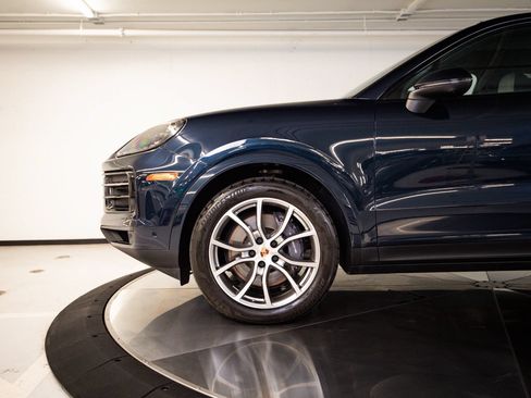 Certified 2024 Porsche Cayenne Coupe AWD/4WD image 11