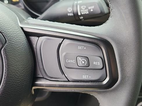 Used 2023 Jeep Wrangler Unlimited image 21