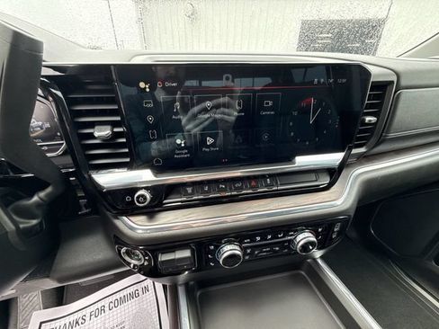 Used 2024 GMC Sierra 3500 SLT w/ SLT Premium Package AWD/4WD image 9