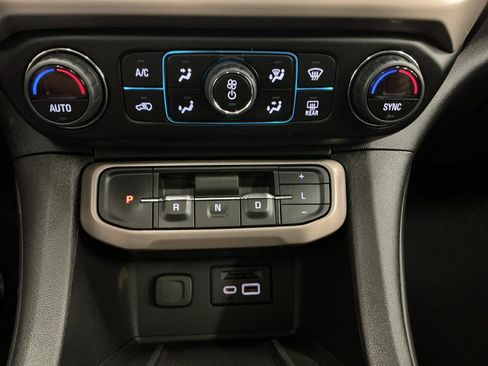 Used 2023 GMC Acadia Denali w/ Black Diamond Edition AWD/4WD image 25