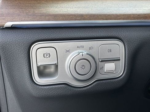 Certified 2025 Mercedes-Benz GLE 450 4MATIC image 36