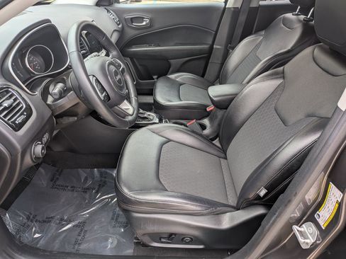 Used 2019 Jeep Compass Latitude image 11