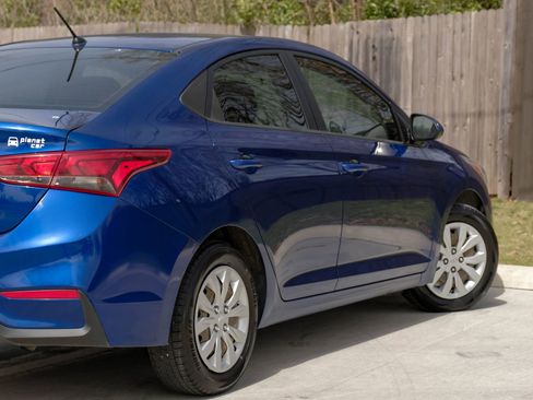 Used 2020 Hyundai Accent SE w/ Cargo Package image 12