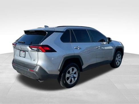 Used 2021 Toyota RAV4 LE AWD/4WD image 6