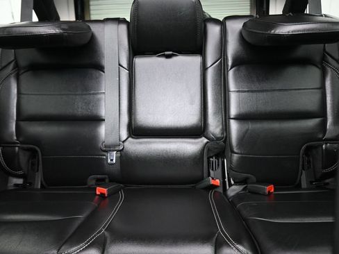 Used 2020 Jeep Wrangler Unlimited Sahara AWD/4WD image 26