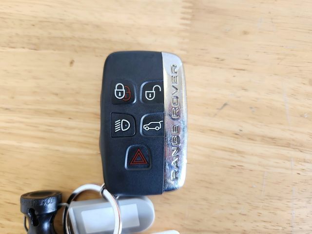 Used 2020 Land Rover Range Rover Velar R-Dynamic S AWD/4WD image 9
