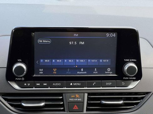 Used 2024 Nissan Altima 2.5 S FWD image 3