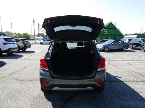 Used 2021 Chevrolet Trax LT image 21