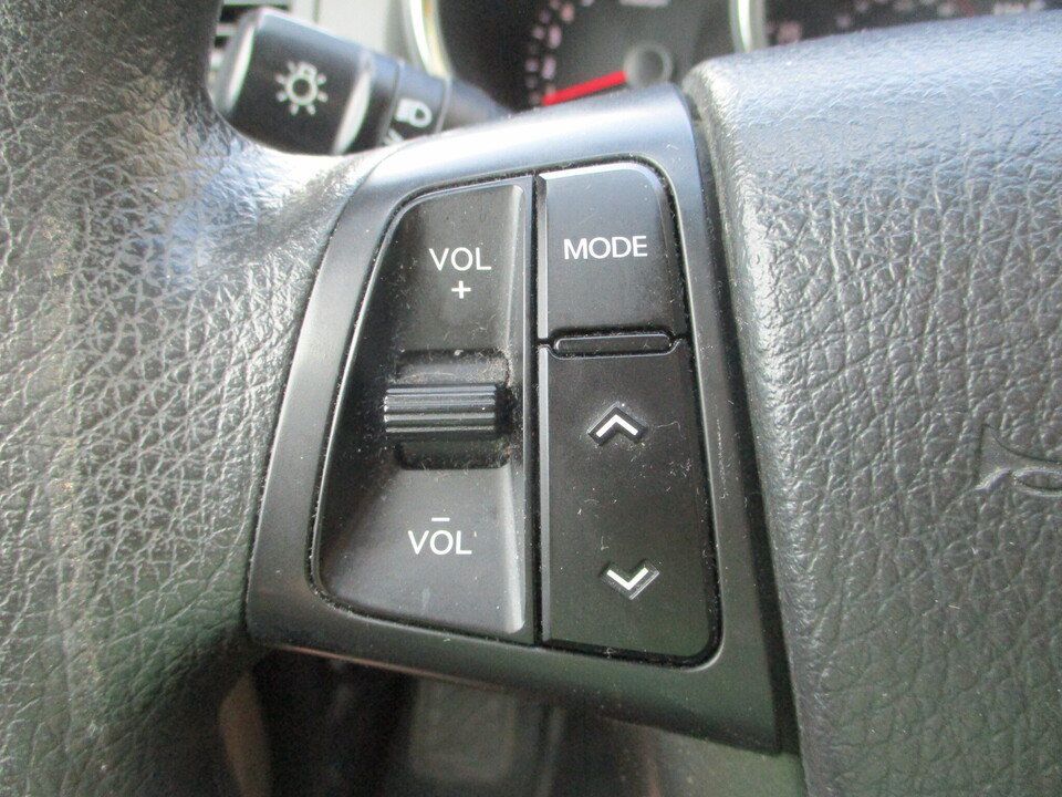 Used 2012 Kia Sorento FWD w/ Third Row Pkg image 31