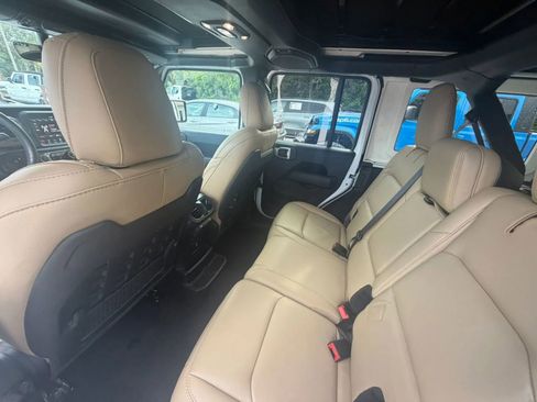 Used 2019 Jeep Wrangler Unlimited Rubicon AWD/4WD image 13
