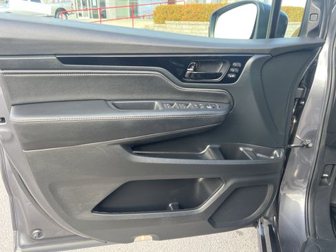 Used 2023 Honda Odyssey Touring image 10