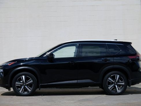 Used 2024 Nissan Rogue SL AWD/4WD image 8