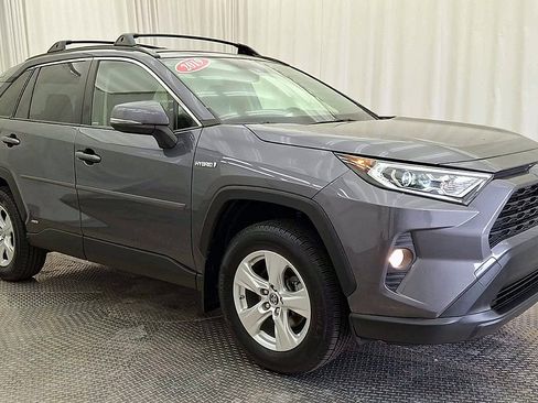 Certified 2019 Toyota RAV4 XLE w/ Convenience Package image 5