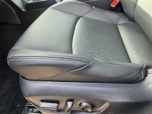 Used 2025 Toyota Tacoma Limited image 18