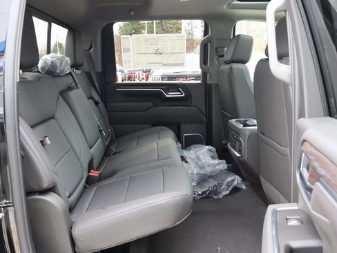 New 2026 GMC Sierra 2500 SLT w/ SLT Premium Package image 38