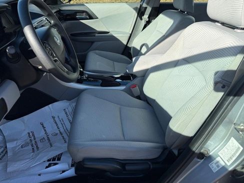 Used 2017 Honda Accord LX image 16