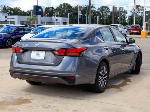 Used 2025 Nissan Altima 2.5 SV FWD image 19