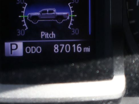 Used 2017 Toyota Tacoma TRD Pro AWD/4WD image 25