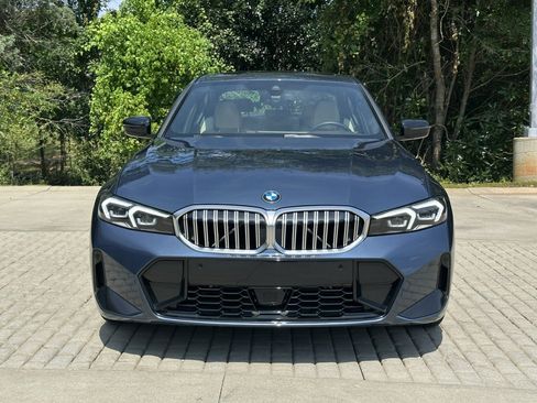 Used 2025 BMW 330i Sedan w/ M Sport Package RWD image 4