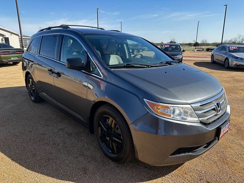 Used 2013 Honda Odyssey LX image 3