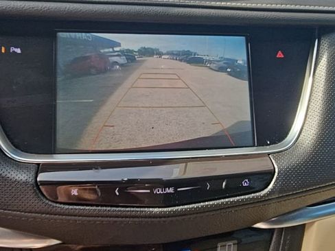Used 2018 Cadillac XT5 FWD image 19
