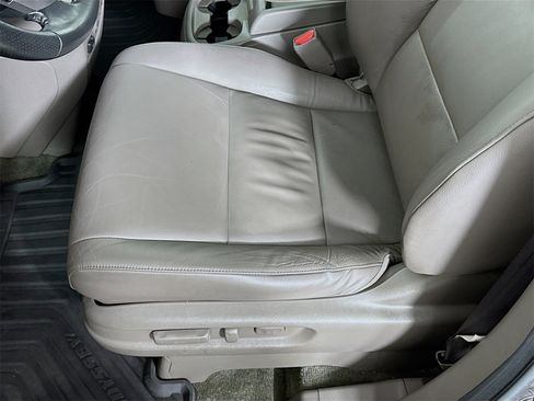 Used 2012 Honda Odyssey Touring Elite image 16