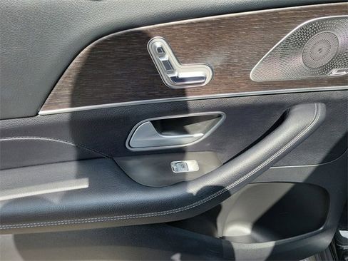 Used 2024 Mercedes-Benz GLS 450 4MATIC image 14