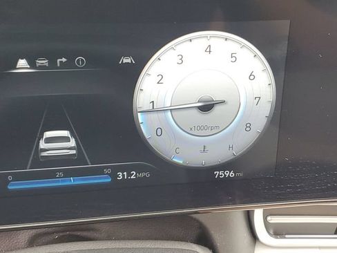 Certified 2025 Hyundai Elantra Limited FWD image 25