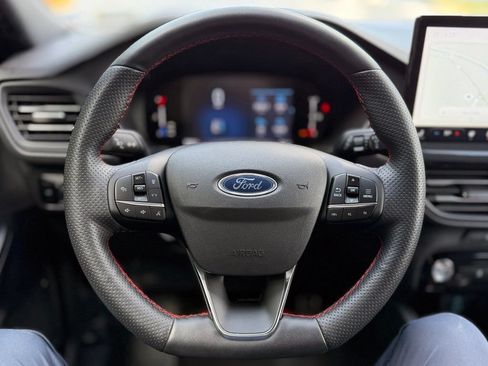 Used 2023 Ford Escape ST-Line w/ Tech Pack #1 AWD/4WD image 5