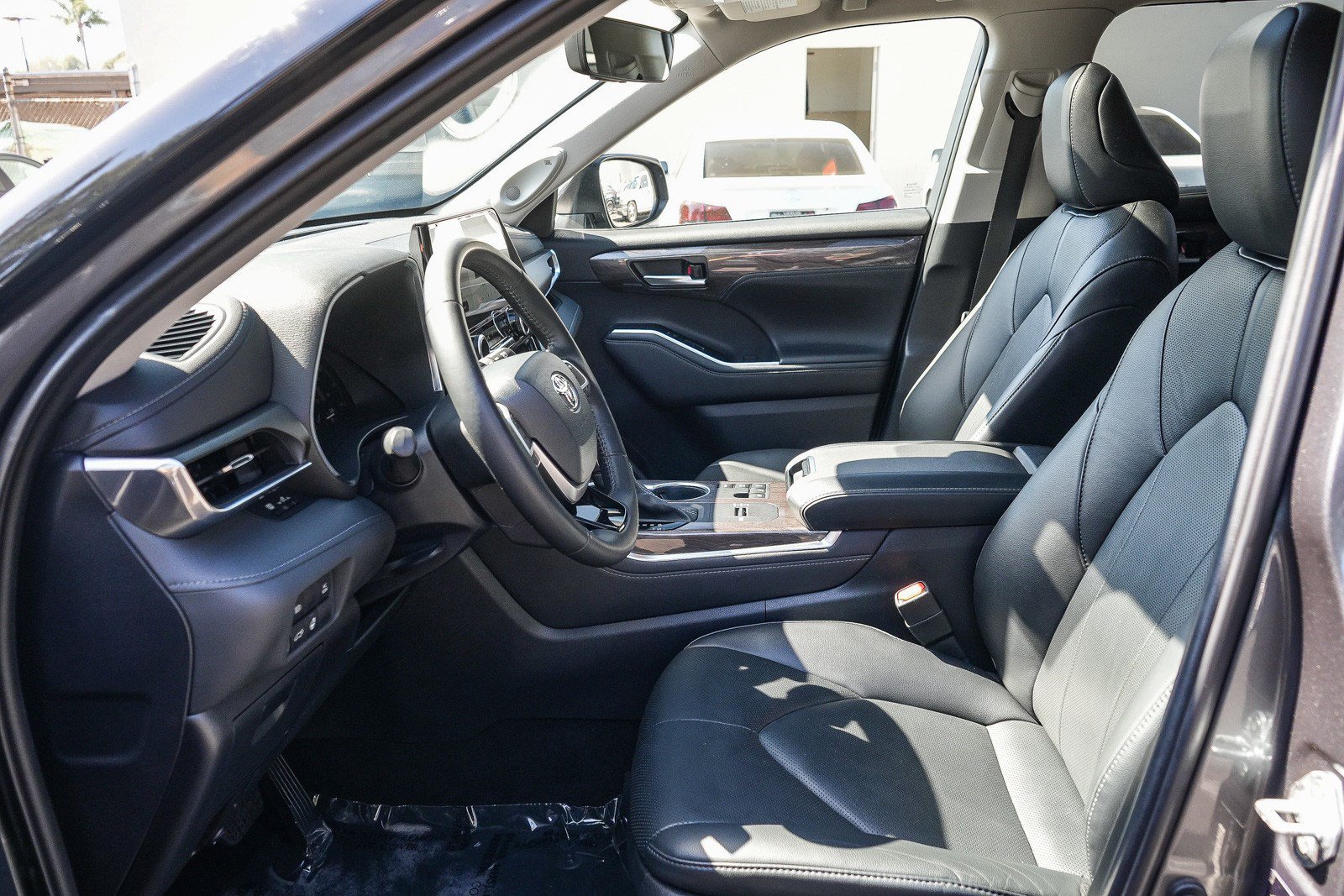 Used 2023 Toyota Highlander Limited AWD/4WD image 17