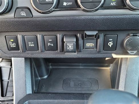 Used 2021 Toyota Tacoma TRD Off-Road image 23