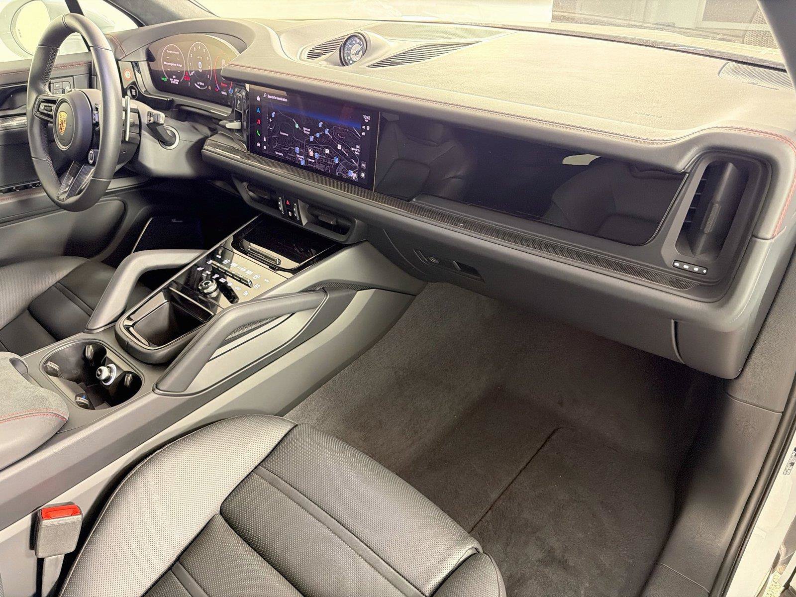 Certified 2026 Porsche Cayenne GTS AWD/4WD image 29