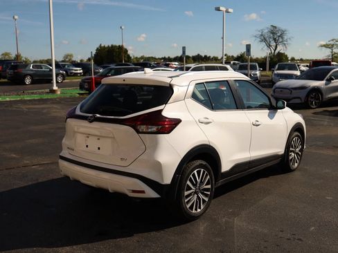 Used 2024 Nissan Kicks SV FWD image 5