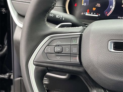 New 2025 Jeep Grand Cherokee L Altitude image 24