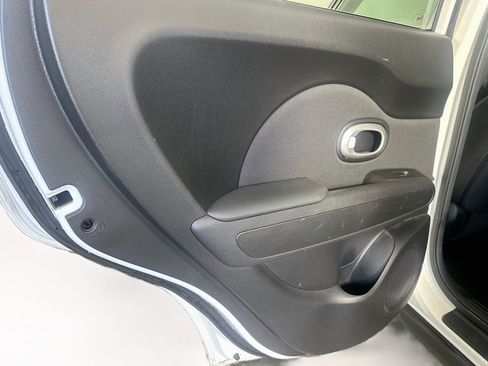 Used 2018 Kia Soul FWD image 23