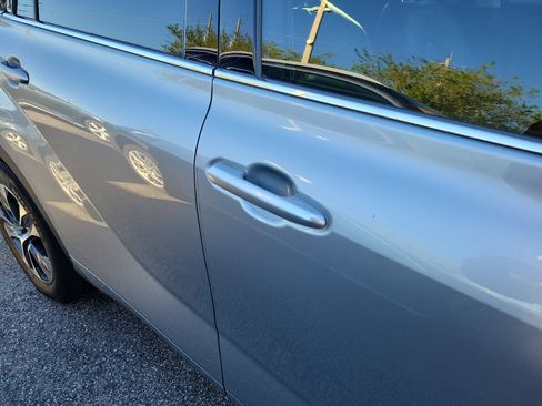 Used 2022 Toyota Highlander XLE image 11