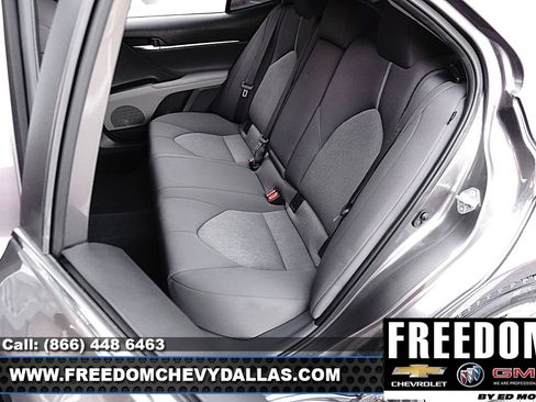 Used 2022 Toyota Camry LE image 10