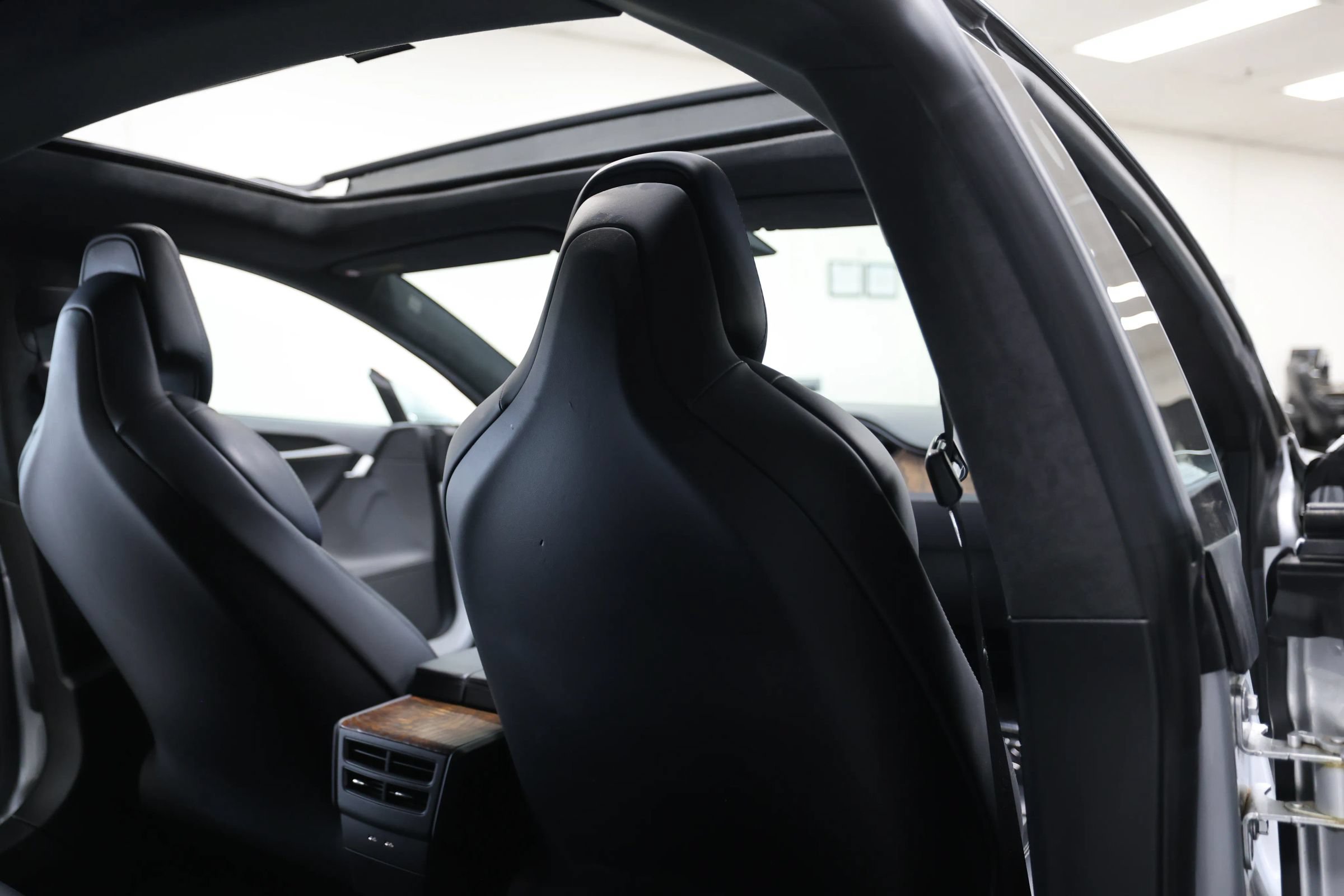 Used 2018 Tesla Model S 100D AWD/4WD image 42