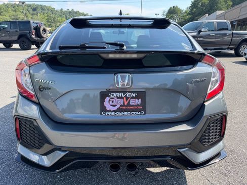 Used 2018 Honda Civic Sport image 7