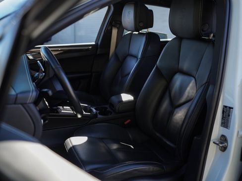 Used 2023 Porsche Macan S w/ Premium Package Plus image 22