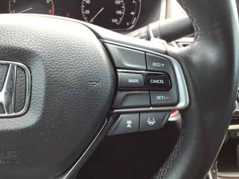 Used 2018 Honda Accord Sport image 31